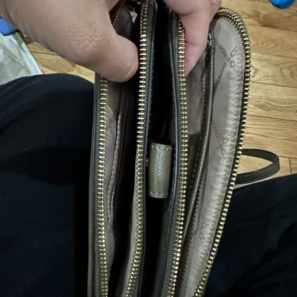 Michael Kors Olive Green Bag - Picture 7 of 7